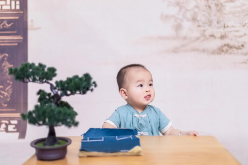 神木宝宝喊肚子疼怎么回事